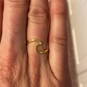 Pura Vida Wave Ring - size 7